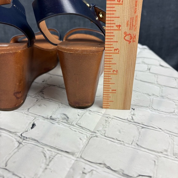 Tommy Hilfiger Navy and Brown Leather Wedges with Gold Accents Sz 7.5 - Picture 6 of 9